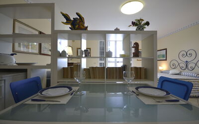 Appartamento Valentina: Værelse, Indretning, Ejendom, Stue, Bygning, Møbel, Hus, Arkitektur, Bord, Loft