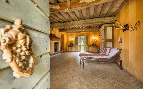 Lavacchio 18: Træ, Bygning, Indretning, Væg, Etage, Dør, Hårdttræ, Gulvbelægning, Bjælke, Træ