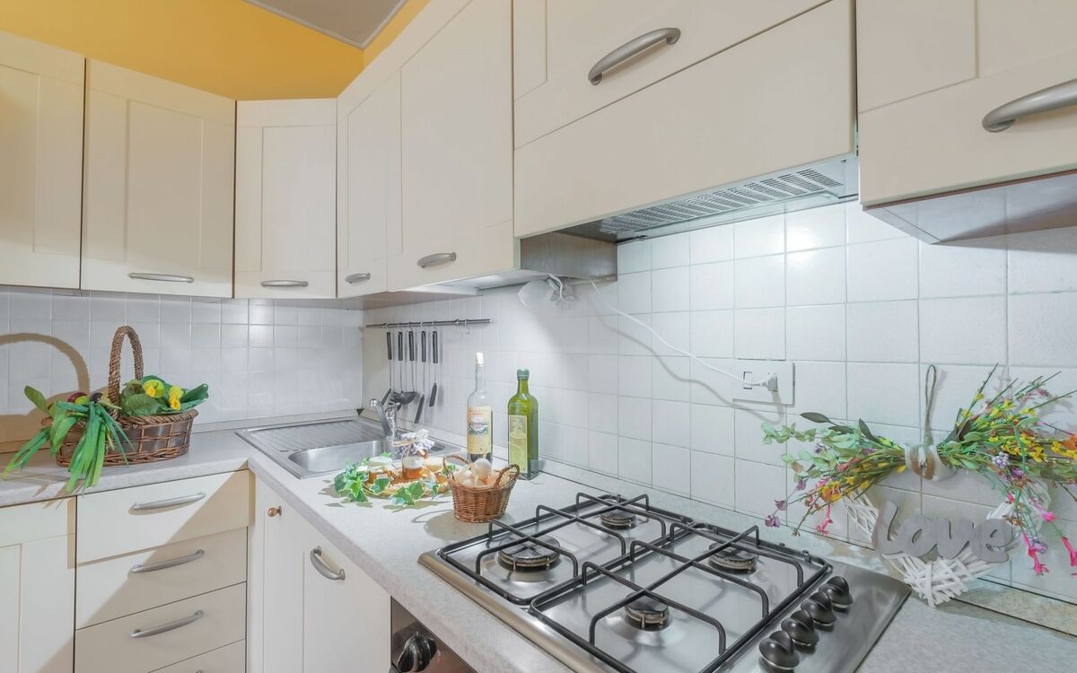 la-torre-apartments-pisotia-multiproperty-torricella-2-kitchen