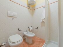 la-torre-apartments-pisotia-multiproperty-torricella-2-bathroom