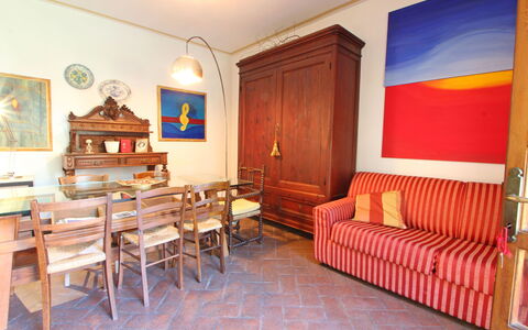 Residenza Marechiaro: Møbel, Ejendom, Bord, Billedramme, Bygning, Træ, Indretning, Arkitektur, Stol, Etage