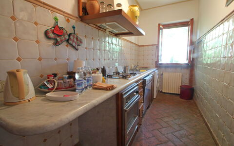 Residenza Marechiaro: Cabinetry, Tap, Køkken, Countertop, Håndvask, Køkkenvask, Træ, Belysning, Arkitektur, Indretning