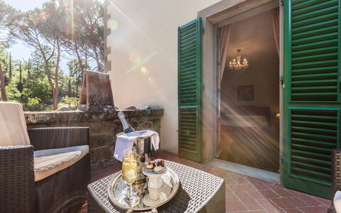 Palazzo Rosadi: Ejendom, Ejendom, Værelse, Hjem, Hus, Bygning, Indretning, Møbel, Arkitektur, Veranda