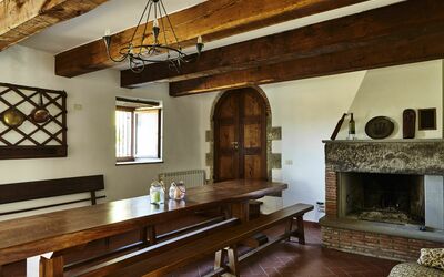 Bottegaccia: Værelse, Bjælke, Ejendom, Bygning, Indretning, Møbel, Loft, Væg, Stue, Hearth