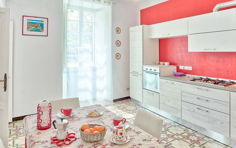 Via Dante Vacanze - Levanto: Værelse, Ejendom, Indretning, Møbel, Køkken, Lyserød, Cabinetry, Bygning, Etage, Flise