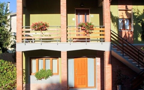 Gli Appartamenti Di Manuela: Hus, Ejendom, Bygning, Hjem, Veranda, Arkitektur, Facade, Ejendom, Boligområde, Tag