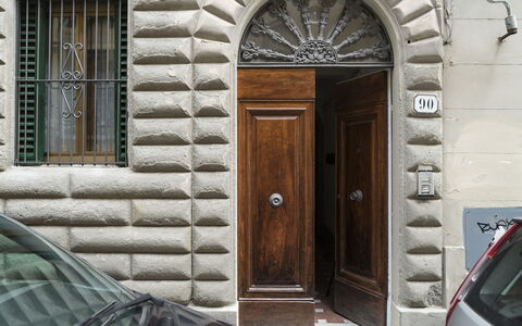 Guelfa House: Dør, Ejendom, Arkitektur, Bygning, Arch, Home Dør, Hus, Facade, Vindue, Ejendom