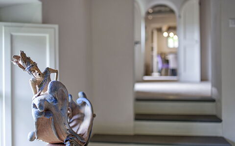Tenuta Pomona: Skulptur, Værelse, Indretning, Væg, Arkitektur, Hus, Kunst, Gips, Molding, Trappe