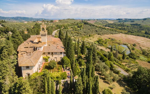 Montegufoni: Milepæl, Luftfotografering, Træ, Bakke, Hill Station, Fotografering, Landdistrikt, Landsby, Bjerg, Landskab