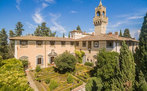 Montegufoni: Ejendom, Milepæl, Bygning, Estate, Himmel, Arkitektur, Ejendom, Hus, Mansion, Træ