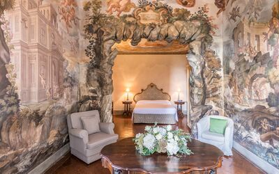 La Grotta: Værelse, Ejendom, Indretning, Møbel, Stue, Væg, Bygning, Ejendom, Hus, Estate