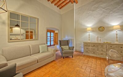 Montegufoni 17: Værelse, Ejendom, Møbel, Indretning, Bygning, Stue, Etage, Loft, Hus, Ejendom