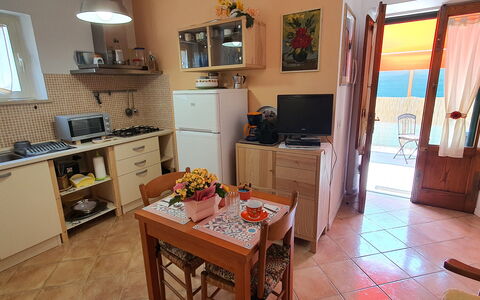 La Piccola Margherita: Værelse, Ejendom, Møbel, Bygning, Etage, Køkken, Countertop, Indretning, Hus, Bord