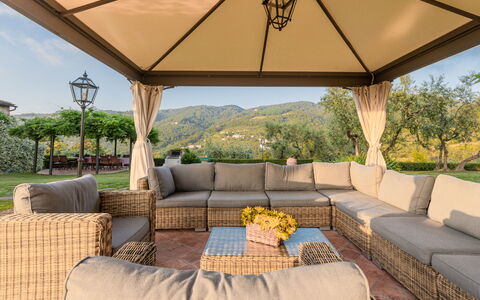 Villa Roncovisi: Ejendom, Ejendom, Møbel, Værelse, Hjem, Estate, Hus, Skygge, Indretning, Bygning