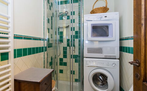 Appartamento Il Nido Di Giulia: Værelse, Badeværelse, Større Bandage, Flise, Husholdningsapparat, Vaskerum, Indretning