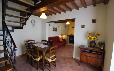 Poggio del Fabbro: Værelse, Ejendom, Bygning, Hus, Møbel, Indretning, Ejendom, Etage, Loft, Bord