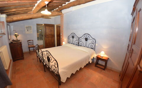 L'incanto: Soveværelse, Værelse, Seng, Møbel, Ejendom, Bed Frame, Loft, Indretning, Sengetøj, Bygning