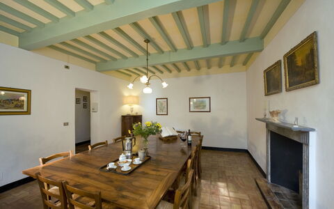 Villa Dorella Di Montaperti: Ejendom, Værelse, Bygning, Loft, Hus, Indretning, Møbel, Ejendom, Spisestue, Etage