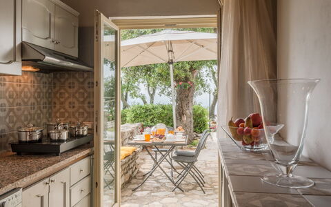 Villa Del Santo Bastiano: Countertop, Værelse, Ejendom, Indretning, Køkken, Møbel, Hjem, Bygning, Hus, Ejendom