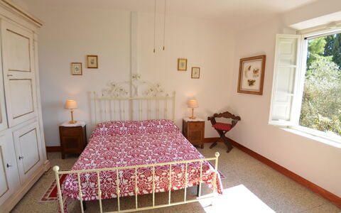 Collina Lagomare: Soveværelse, Værelse, Møbel, Seng, Ejendom, Bed Frame, Sengetøj, Indretning, Etage, Sengetøj