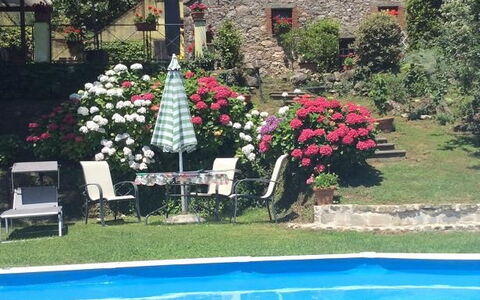 Il Nido: Svømmepøl, Ejendom, Hus, Fritid, Ferie, Bygning, Udvej, Ejendom, Hjem, Villa