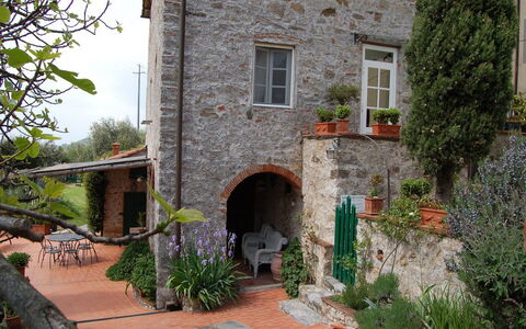 Borgo Bucatra Buonvento: Ejendom, Bygning, Hus, Ejendom, Gårdsplads, Gård, Arkitektur, Hjem, Estate, Have