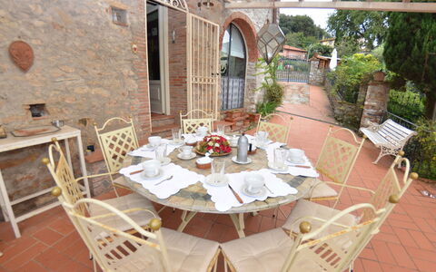 Borgo Bucatra Buonvento: Ejendom, Bord, Bygning, Værelse, Møbel, Hus, Ejendom, Restaurant, Indretning, Villa