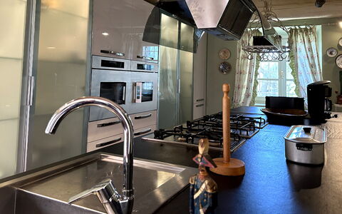 Borgo Bucatra Buonvento: Håndvask, Tap, Countertop, Sanitærarmatur, Cabinetry, Indretning, Køkken, Etage, Gulvbelægning, Hus