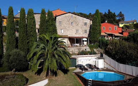 Borgo Bucatra Buonvento: Bygning, Plante, Ejendom, Himmel, Azure, Træ, Hus, Arecales, Boligområde, Vand