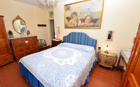 Petra: Soveværelse, Seng, Værelse, Møbel, Ejendom, Sengetøj, Bed Frame, Etage, Sengetøj, Madras