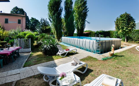 Villa Elisa: Ejendom, Gård, Backyard, Hus, Ejendom, Bygning, Hjem, Have, Græs, Arkitektur