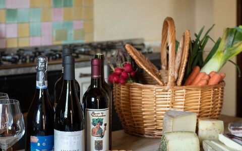 Villa Fabbri: Mad, Bord, Bordservice, Flaske, Plade, Tallerkner, Vin, Ingrediens, Barware