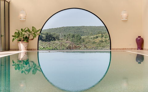 Terrazza e Libreria: Vand, Plante, Vandressourcer, Ejendom, Rektangel, Bygning, Krop Af Vand, Skygge, Træ, Vindue