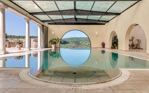 Terrazza e Libreria: Vand, Plante, Ejendom, Bygning, Himmel, Hus, Indretning, Træ, Bord, Etage