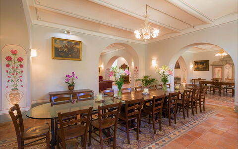 Villa Ivana - Cortona: Værelse, Ejendom, Bygning, Indretning, Loft, Spisestue, Møbel, Ejendom, Bord, Restaurant