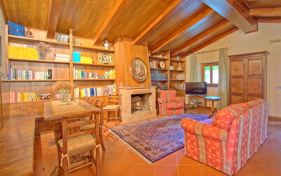 Libreria: Møbel, Bord, Bygning, Træ, Indretning, Billedramme, Etage, Træ, Stue, Gulvbelægning