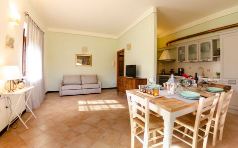 Casale 180: Ejendom, Værelse, Møbel, Bygning, Etage, Indretning, Hus, Ejendom, Bord, Stue