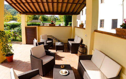 Casale 180: Ejendom, Værelse, Bygning, Møbel, Indretning, Hus, Ejendom, Bord, Gårdhave, Udvej