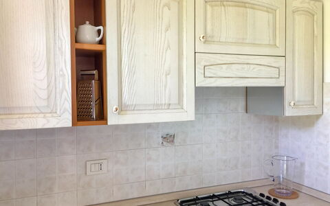 Casale 180: Countertop, Cabinetry, Værelse, Flise, Ejendom, Møbel, Køkken, Etage, Indretning, Skab