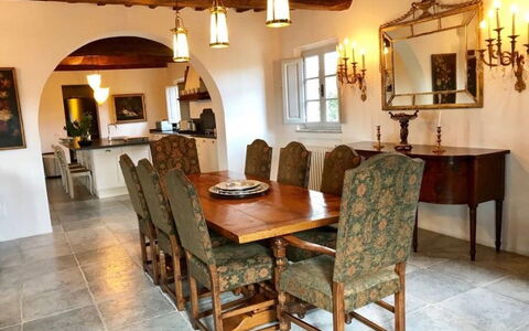 Luna Di Cortona: Ejendom, Værelse, Spisestue, Møbel, Bygning, Indretning, Bord, Loft, Hus, Ejendom