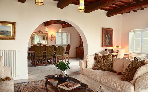 Luna Di Cortona: Værelse, Ejendom, Stue, Loft, Møbel, Indretning, Bygning, Hus, Hjem, Ejendom