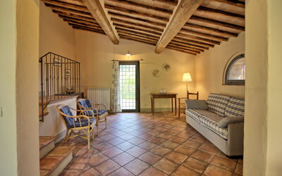 Glicini 2: Ejendom, Træ, Indretning, Etage, Gulvbelægning, Vindue, Væg, Hårdttræ, Stue, Ejendom