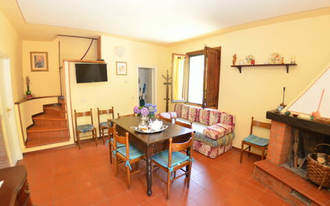 Agli Olivi: Værelse, Ejendom, Bygning, Møbel, Stue, Indretning, Hus, Etage, Ejendom, Bord