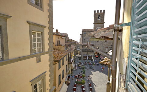 Marlene House: Stad, Gade, Kvarter, Gyde, Bygning, Vej, Infrastruktur, Arkitektur, City, Facade