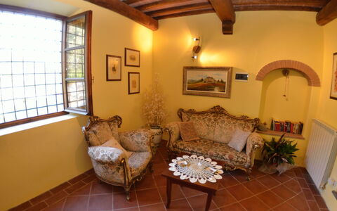 Aurora: Værelse, Ejendom, Bygning, Loft, Indretning, Møbel, Hus, Etage, Ejendom, Hjem