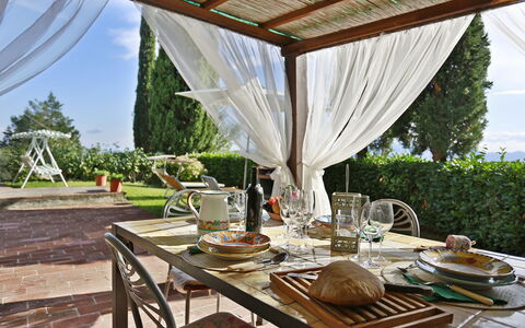 Borgo Antico Marina: Ejendom, Udvej, Værelse, Bord, Møbel, Indretning, Bygning, Ejendom, Hus, Villa