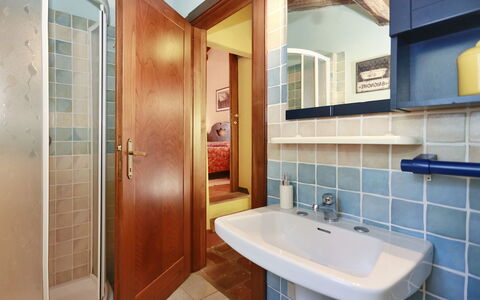 Borgo Antico Paolo: Badeværelse, Ejendom, Værelse, Bygning, Ejendom, Flise, Indretning, Hus, Arkitektur, Hjem