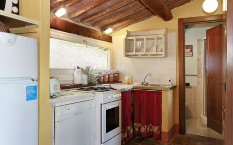 Borgo Antico Paolo: Værelse, Ejendom, Køkken, Møbel, Bygning, Countertop, Cabinetry, Hus, Indretning, Loft