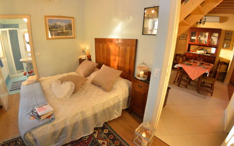 San Michele: Værelse, Møbel, Ejendom, Soveværelse, Seng, Bygning, Indretning, Etage, Hus, Ejendom