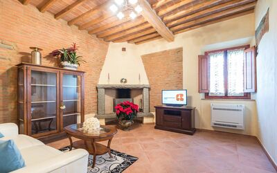 Turchese: Ejendom, Værelse, Bygning, Indretning, Møbel, Hus, Loft, Ejendom, Stue, Etage